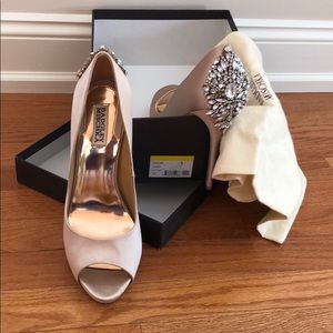 Badgley Mischka size 10